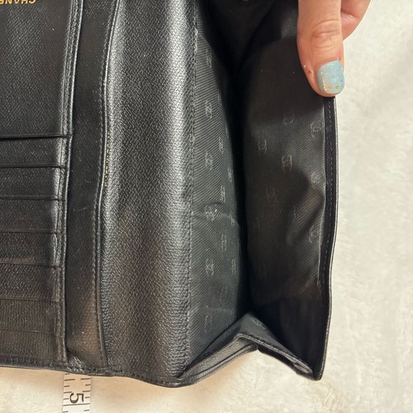 Chanel Wallet with Gold Logo - Picture 11 of 15
